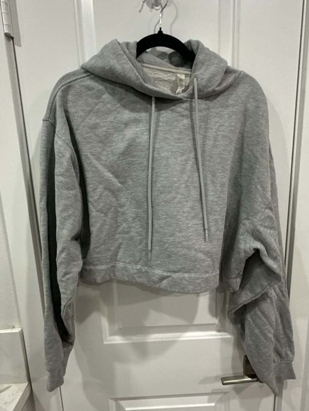 Alo Yoga Grey Cropped Hoodie Sweatshirt Size M - Picture 4 of 5